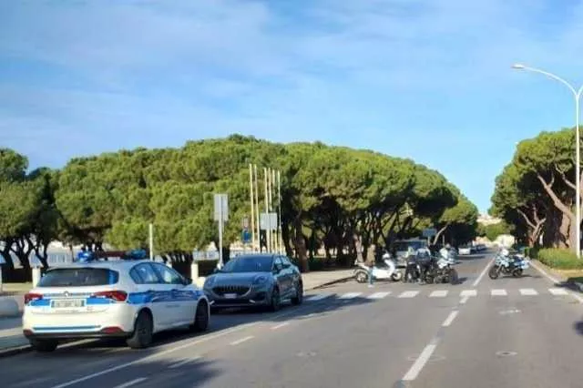 Cagliari, diciassettenne investita da un'auto mentre va a scuola: è gravissima