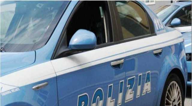 Cagliari, via Crespellani è blindata: polizia e vigili del fuoco sul posto 