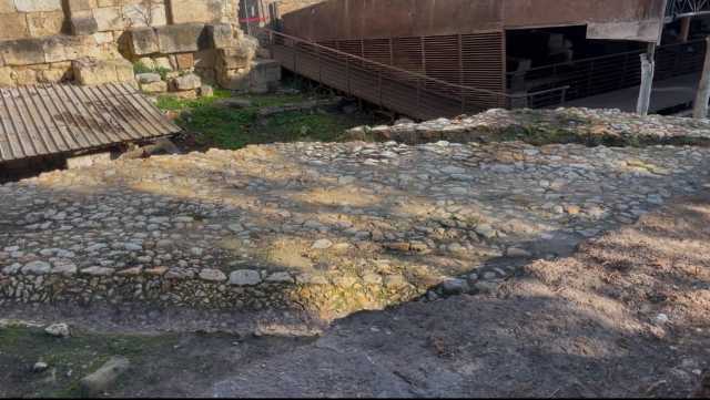 Cagliari, sotto San Saturnino c'era una strada medievale: 