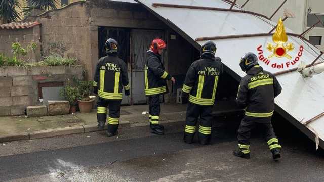 Forte vento in Sardegna, circa 100 chiamate ai vigili del fuoco in poche ore