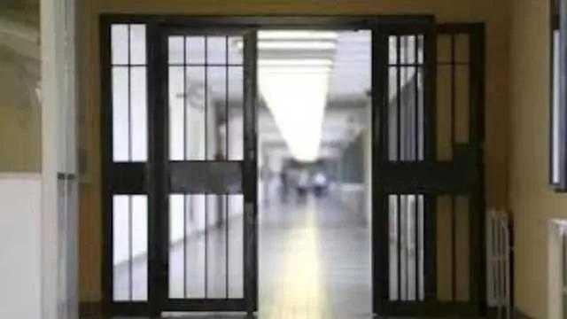 Nuoro, spediscono in carcere un pacco natalizio con dentro la droga