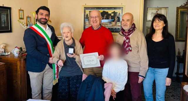 Cagliari, Maria Barbara Attene compie 105 anni: gli auguri del Comune