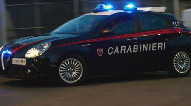 In monopattino sfreccia per le strade di Elmas con la droga: arrestato diciottenne