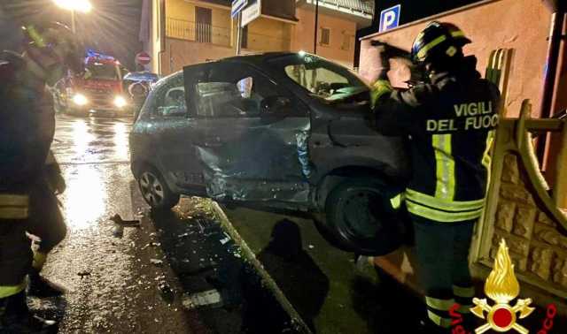 Incidente a Olbia: uomo estratto dalle lamiere finisce in ospedale