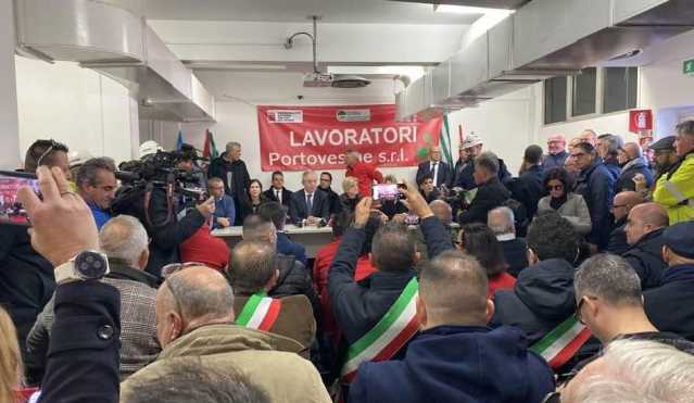 A Portovesme ministri, sindaci, Regione e operai uniti contro lo stop alla linea zinco