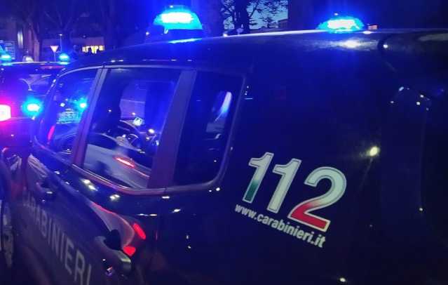 Furto al distributore lungo la 126 a Calasetta: tre nei guai, trovata anche una pistola clandestina