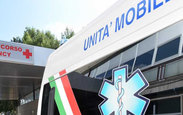 Uccide la madre a coltellate dopo averla stordita con lo spray al peperoncino: orrore a Messina