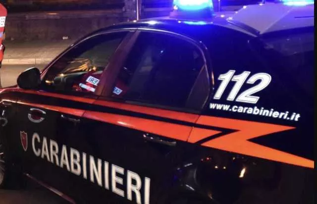 Ubriaca alla guida, invade la corsia opposta a Sant'Andrea Frius e si ribalta con l'auto