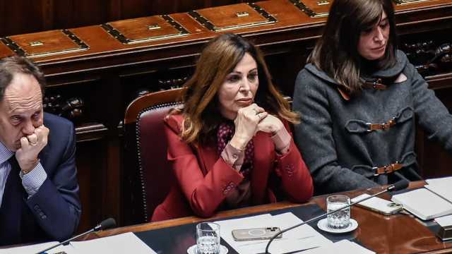 La Camera blinda la ministra Santanchè: respinta la mozione di sfiducia