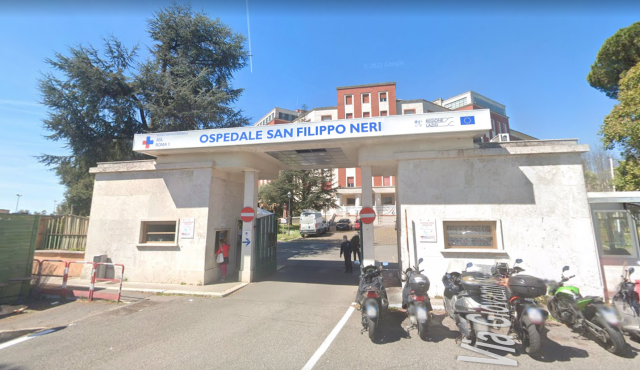 Roma, vigilante sorprende i ladri e spara: morto uno dei rapinatori 