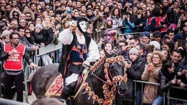 “A Carnevale nessuno sballo vale”: dal SerD di Oristano l’appello per festeggiare in sicurezza