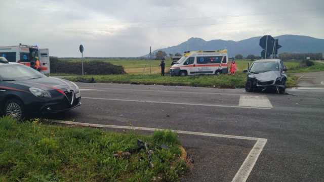 Incidente sulla 197 a Pabillonis, 4 feriti di cui 2 in condizioni critiche: arriva l'elisoccorso