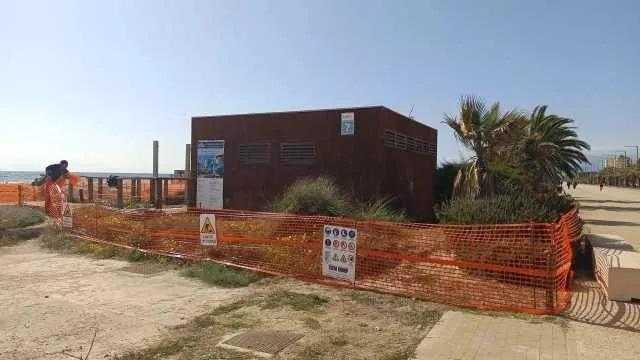 Vandalizzati i bagni pubblici della quarta fermata del Poetto: 