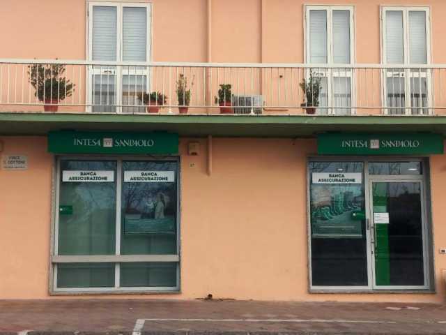 A Sorso chiude un'altra banca, l'ira dei sindaci della Romangia: 