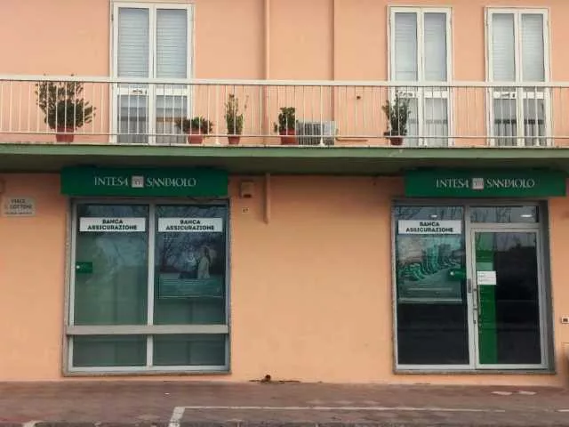 A Sorso chiude un'altra banca, l'ira dei sindaci della Romangia: 