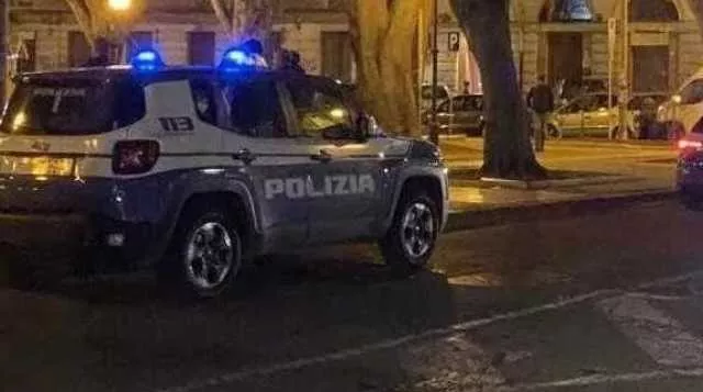 Aggredì e derubò un uomo a Cagliari, latitante algerino trovato in piazza del Carmine e arrestato