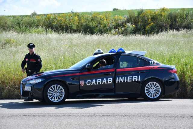 Ussaramanna, colpisce con una pinza un carabiniere e dà un pugno a un altro militare