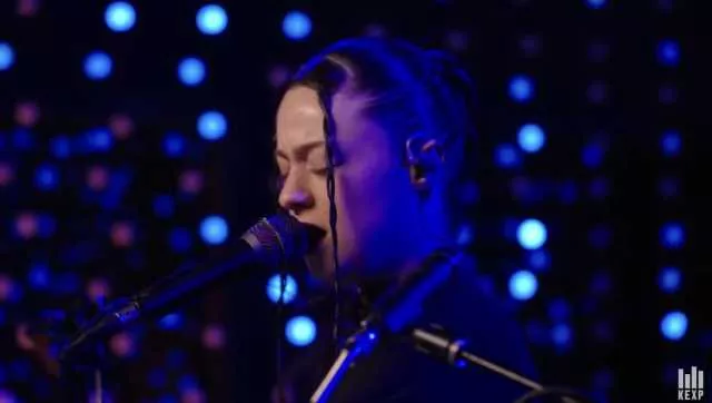L'artista sarda Daniela Pes si esibisce a Seattle negli studi di Kexp (Video)