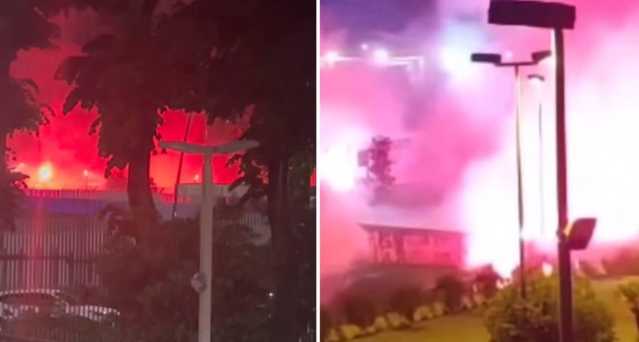Caos e bolgia fuori dall'hotel del Cagliari: i tifosi del Napoli lanciano petardi (Video)