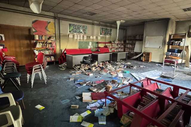 Incendi dolosi, furti e distruzione: vandali scatenati a Cagliari. Zedda: 