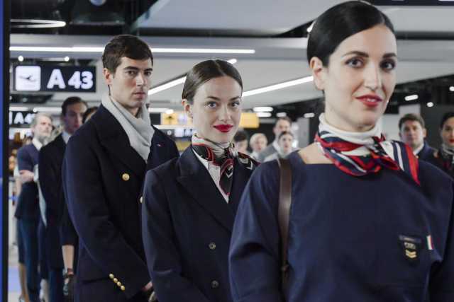 Assistenti di volo, dalla Regione un milione di euro per la formazione dei giovani sardi 
