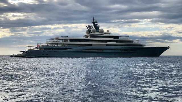 Avvistato a Olbia il Flying Fox: è lo yacht a noleggio più costoso al mondo