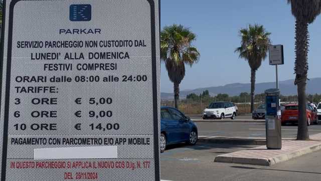 “Parcheggi a 14 euro al Poetto? Mi viene già voglia di andare via”: le interviste