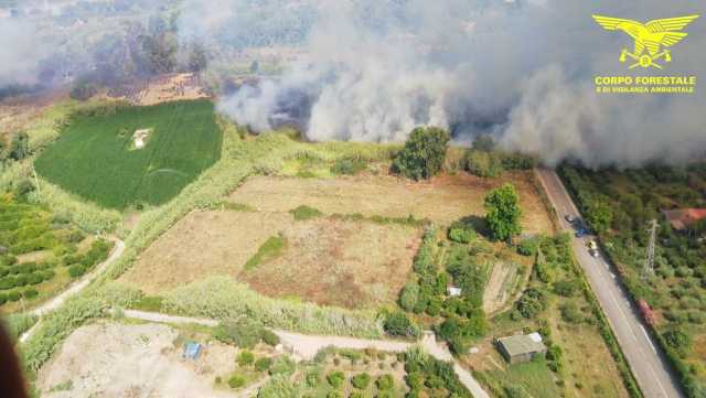 Incendi in Sardegna, 15 roghi nella giornata: elicotteri in volo a Pattada, Tortolì e Jerzu