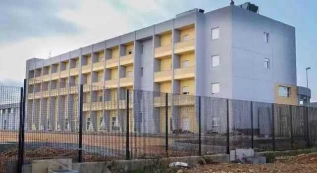 Carcere Uta al collasso: 