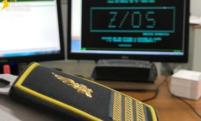 Dall'Olanda alla Sardegna carichi di cocaina sui camion: scoperta la banda, 3 arresti