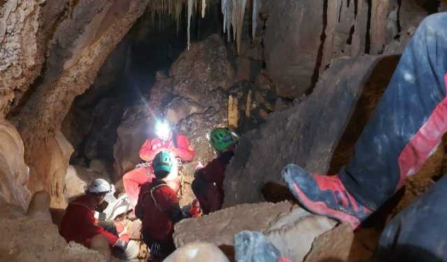 Speleologi feriti in una grotta a Orgosolo: uno era bloccato a una profondità di 100 metri