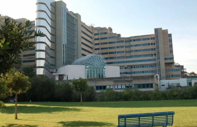 Cagliari, sorpesa con un coltello al Pronto soccorso del Brotzu: denunciata una 54enne