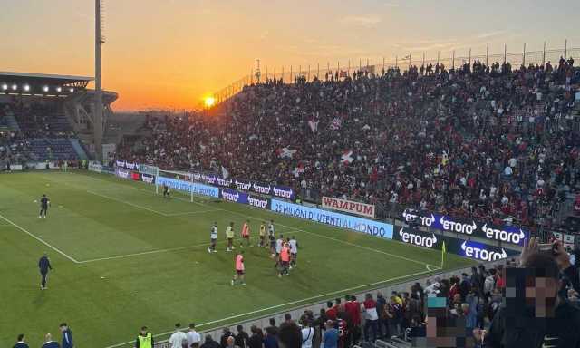 Cagliari, al via la campagna abbonamenti per la nuova stagione: 300 euro per le Curve