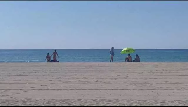 Cagliari, il sindaco revoca il divieto di balneazione al Poetto: 