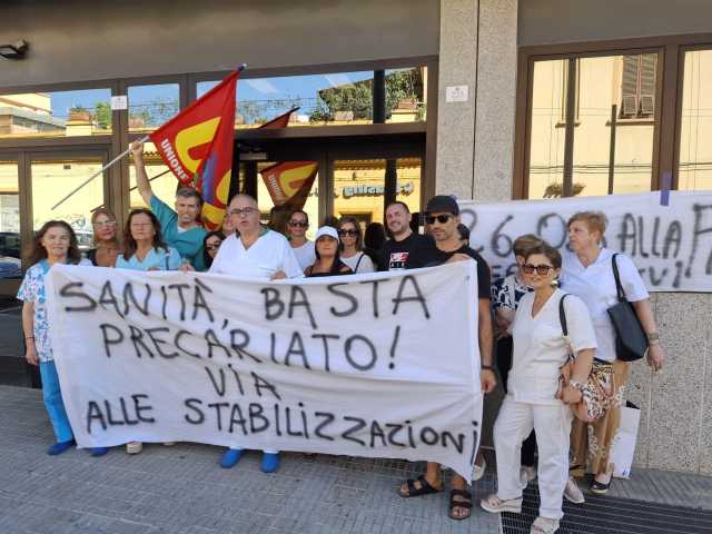 Cagliari, nuova manifestazione degli oss esclusi: 