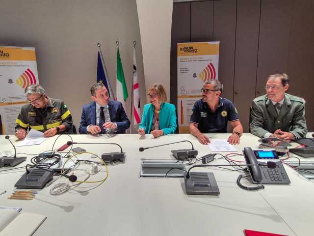 Campagna antincendi: attivata la convenzione tra Regione e Vigili del fuoco