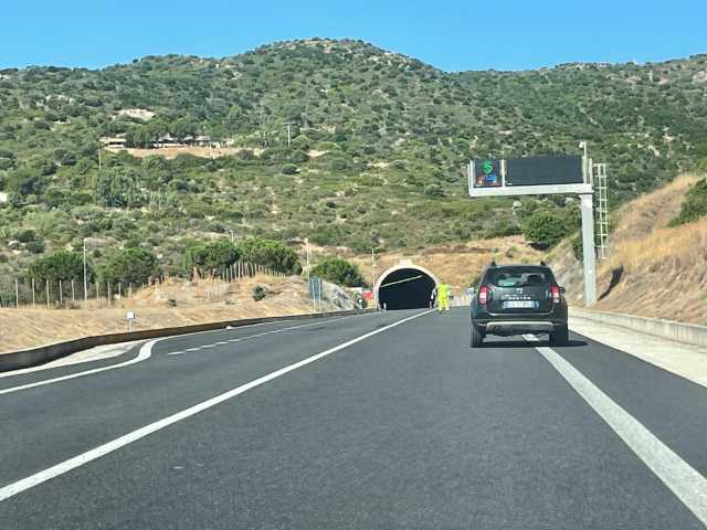 Sinnai, incidente sulla 125 Var Orientale sarda: due veicoli coinvolti e strada bloccata