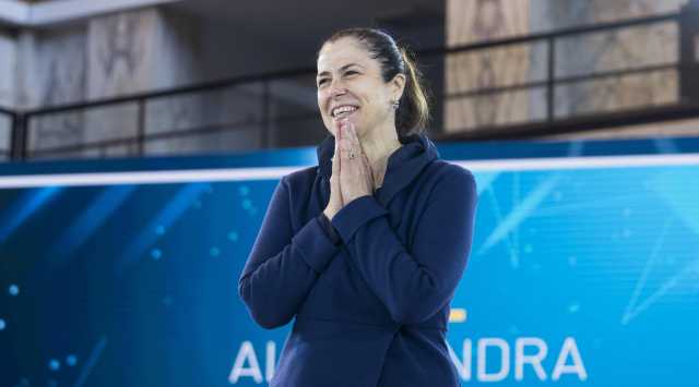 Alessandra Todde Sorridente