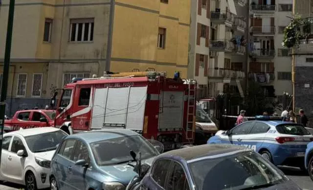 Cadono dal montacarichi, morti tre operai: tragico incidente sul lavoro a Napoli
