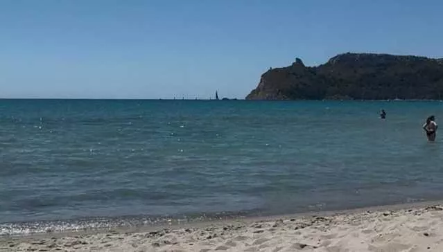 Cagliari, tragedia al Poetto: recuperato in mare il corpo di una donna