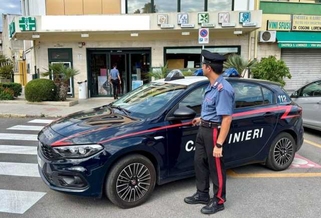 Rapina a Monserrato, entra in farmacia con una pistola e fugge con l'incasso: rintracciato e arrestato