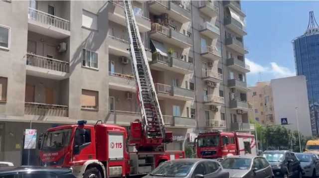 Cagliari, anziana cade in casa e si fa male: i vigili del fuoco intervengono al quarto piano con l'autoscala