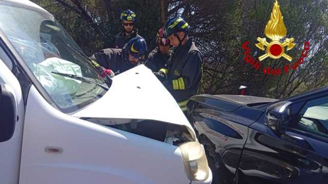Scontro frontale tra due auto sulla provinciale 115 ad Arzachena: ci sono feriti