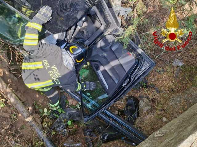 Esce di strada e si ribalta sulla provinciale 2: incidente tra Villamassargia e Siliqua