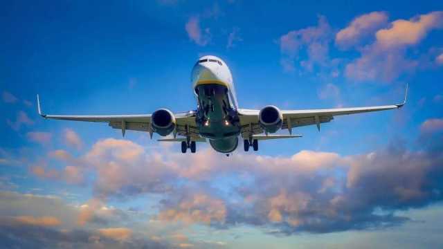 La nuova continuità aerea in Sardegna, ok dalla commissione: più voli e tariffa ridotta a 100 euro