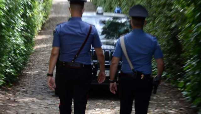 Lite tra vicini di casa a Serramanna, minacce con un fucile: marito e moglie denunciati