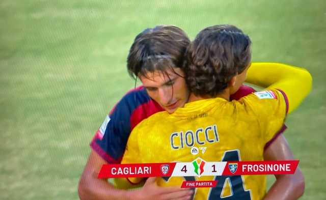 Coppa Italia, il Cagliari cala il poker contro il Frosinone: rossoblù volano agli ottavi
