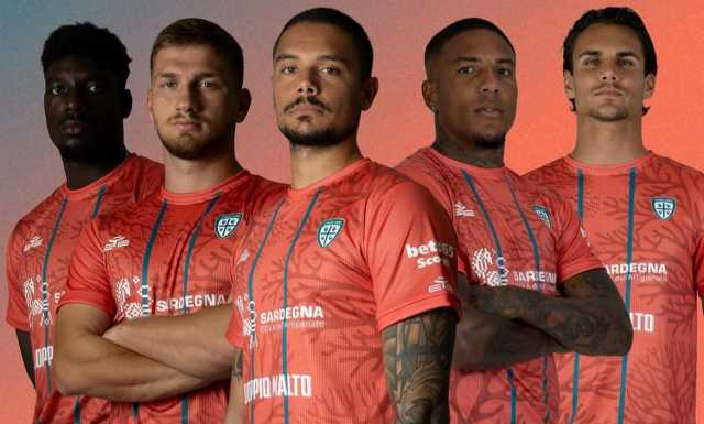 Ecco la quarta maglia del Cagliari, i rossoblù la indosseranno contro il Parma
