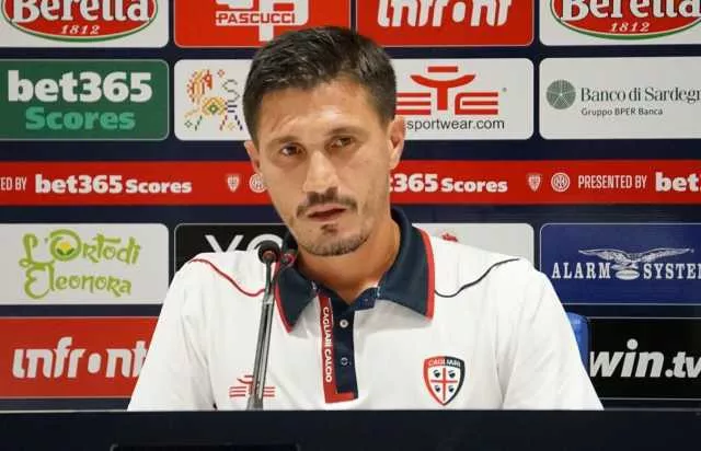 Fabio Pisacane in conferenza stampa alla Unipol Domus