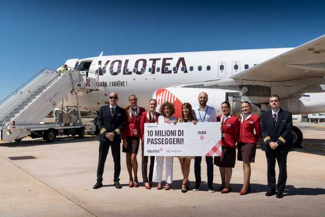 Volotea festeggia il 10milionesimo passeggero a Olbia: Maria Agostina Sannai viaggerà gratis per un anno